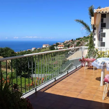 Casa Da Fonte Dos Castanheiros * Estreito Da Calheta